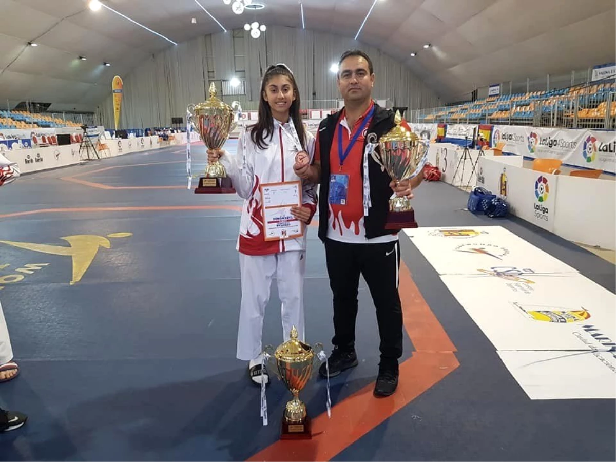 Büşra Öztürk Taekwondo Avrupa Üçüncüsü