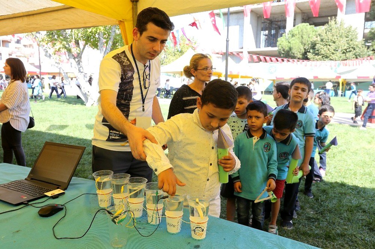 Büyükşehir Belediyesi stantları büyüledi!