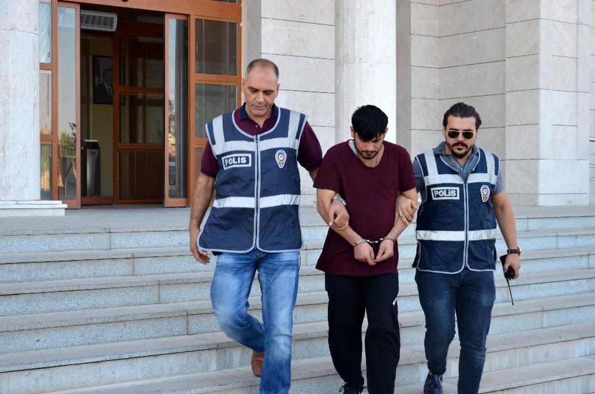 Cezaevi firarisi saklandığı evde yakalandı