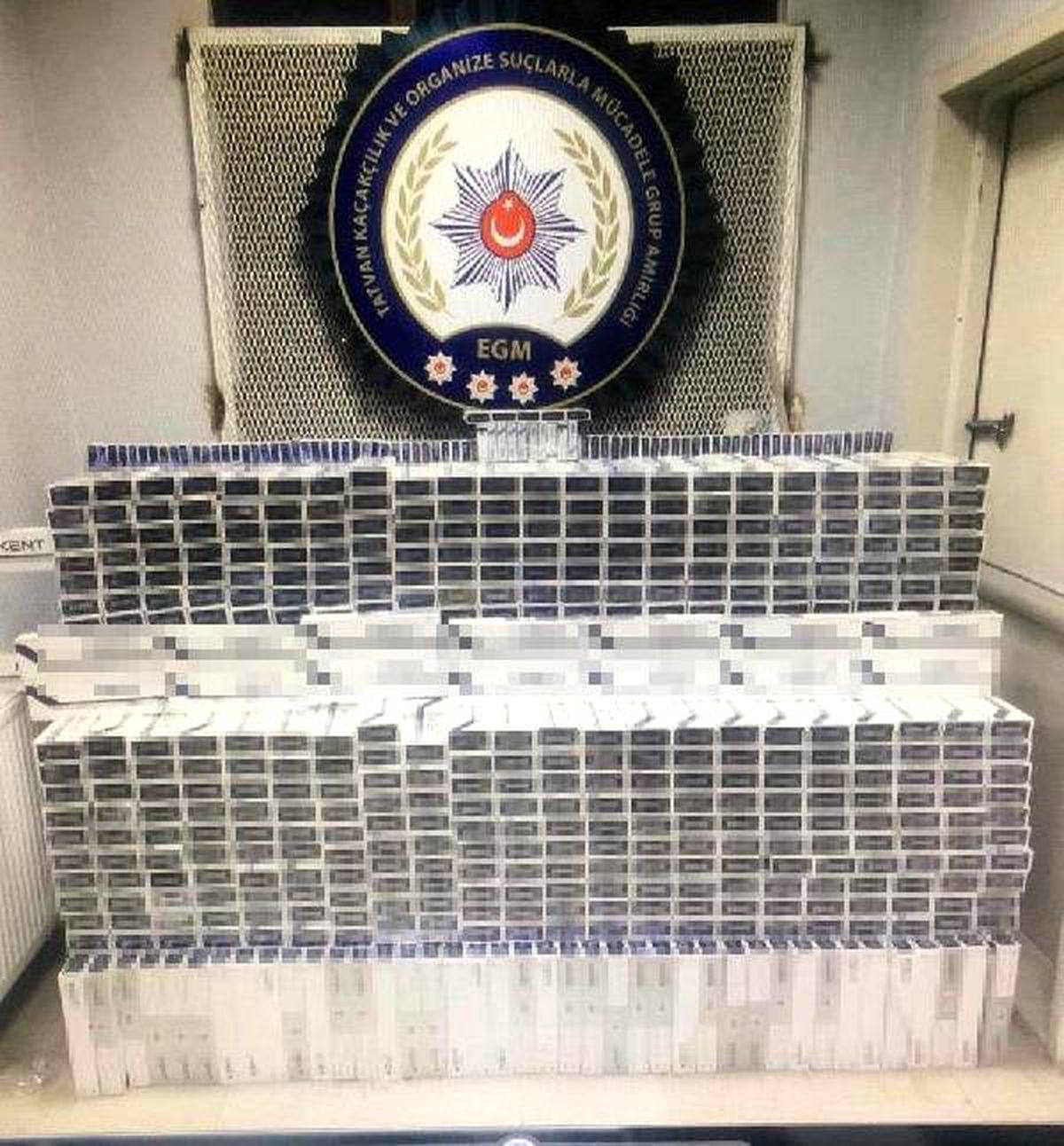 Çiftlik evinde 45 bin 730 paket gümrük kaçağı sigara ele geçirildi
