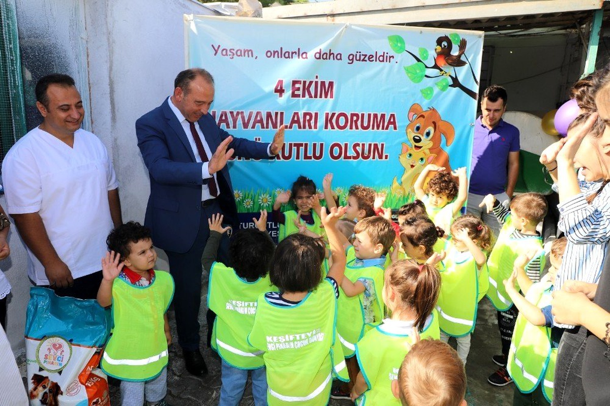 Çocuklar, can dostlarıyla vakit geçirdi