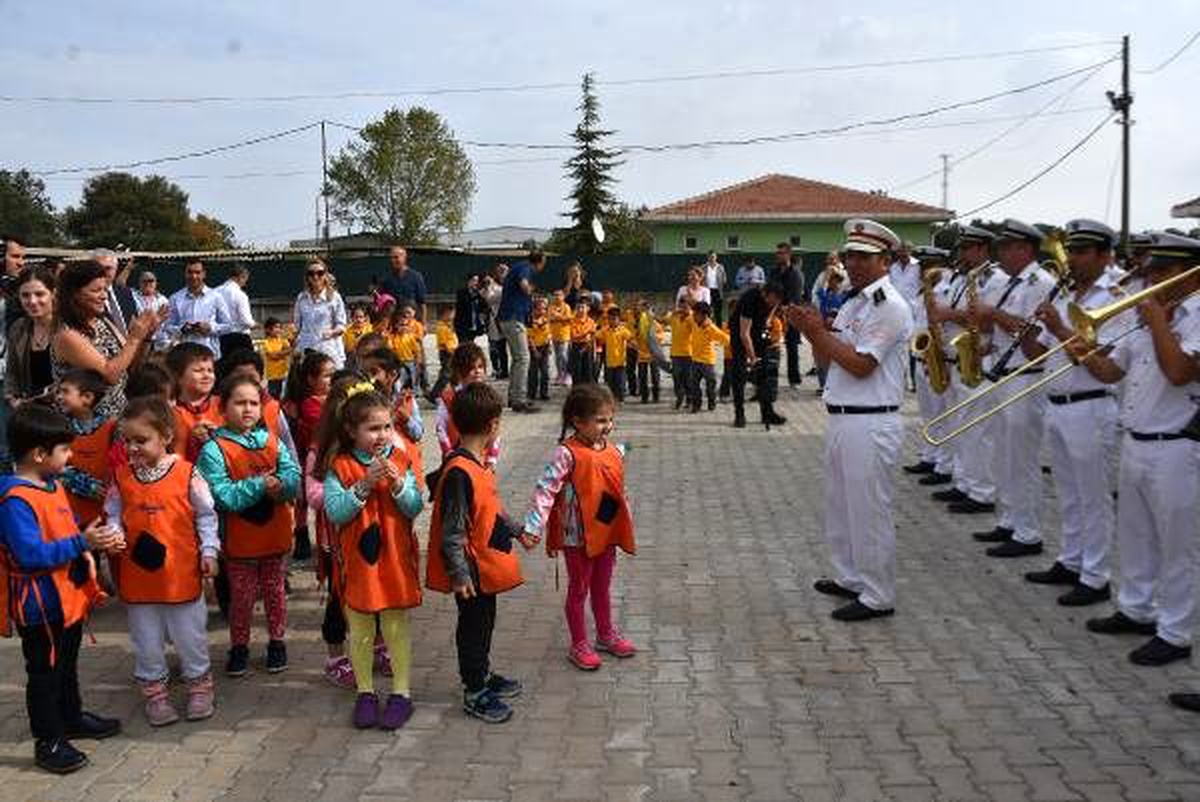 Edirne belediye bandosu\'ndan hayvan barınağında konser