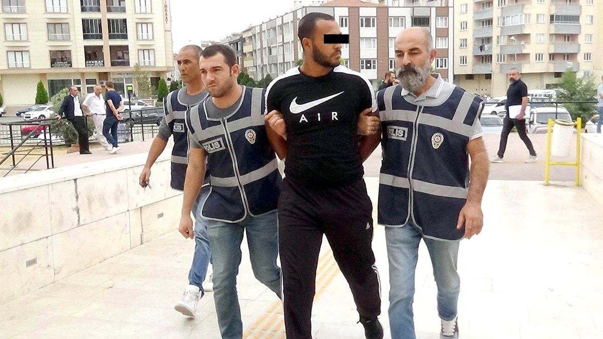 Edremit\'te iki aile arasında çıkan silahlı kavgayla ilgili 3 kişi tutuklandı
