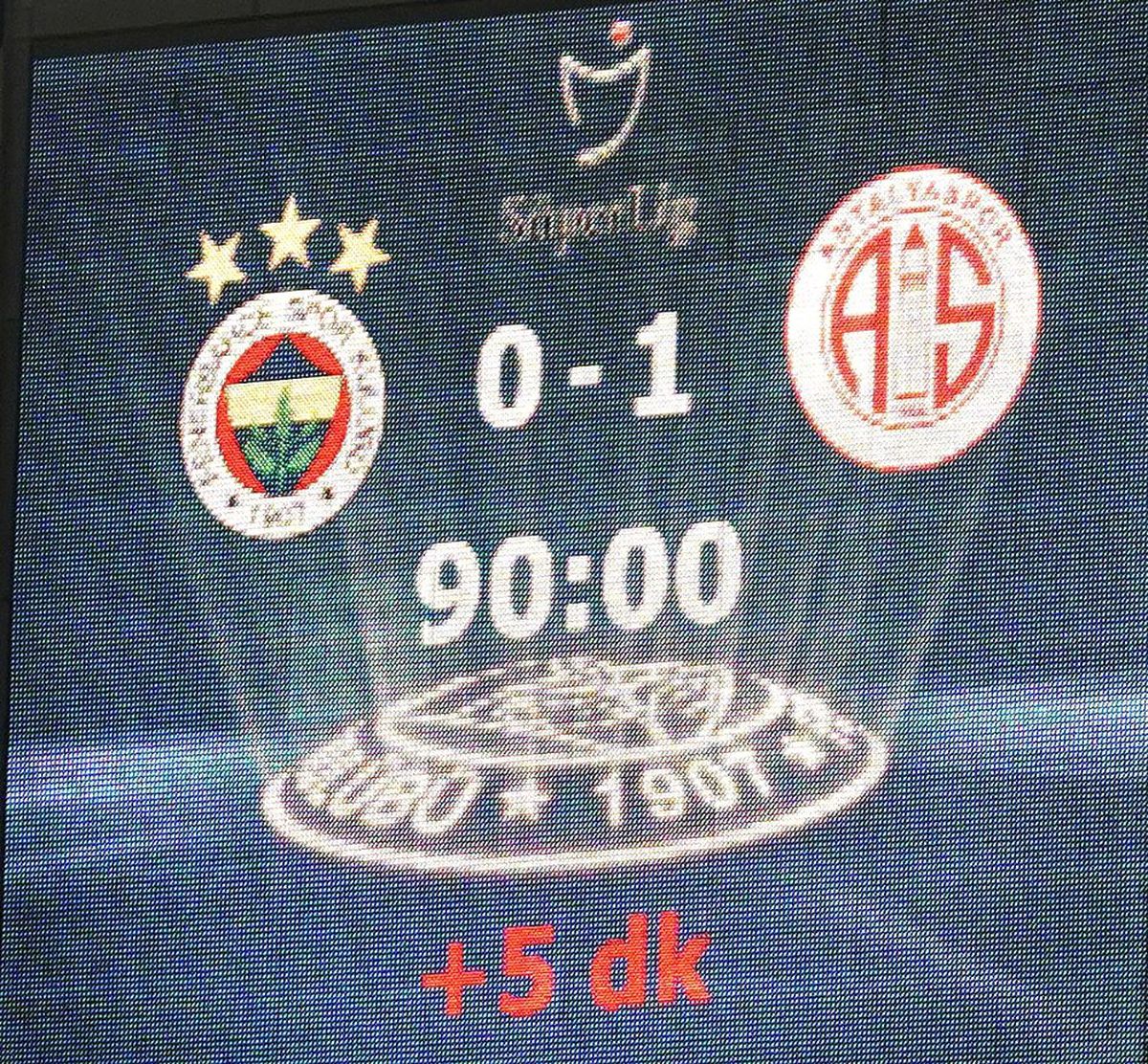 Fenerbahçe, Kadıköy\'de 342 gün sonra kaybetti
