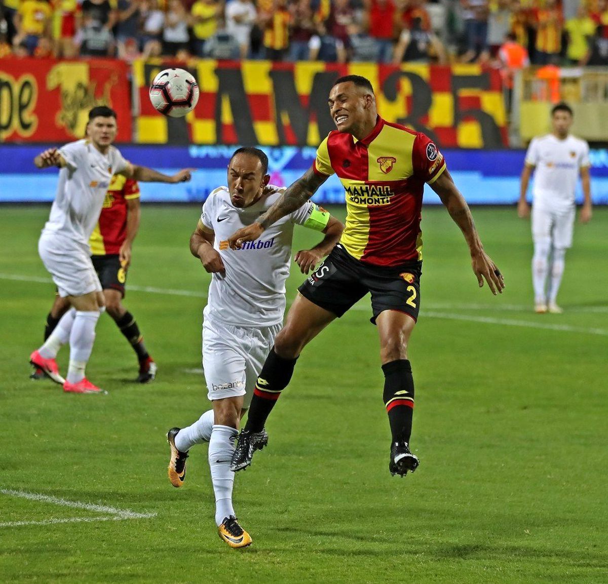 Göztepe, Kayserispor önünde