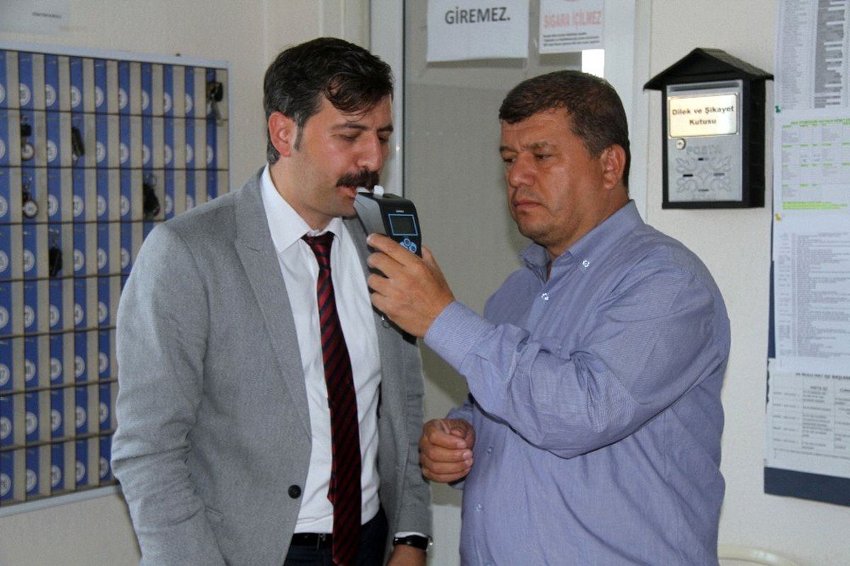 Halk otobüsü sürücülerine alkol metreli denetim