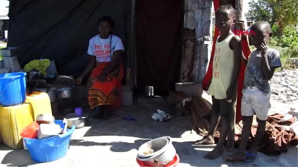 İhh\'dan afrikalı kasırga mağdurlarına inşaat malzemesi desteği