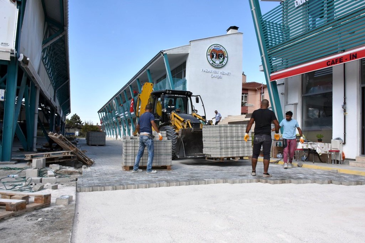 İnönü\'de Kilitli Parke Taşı Çalışması