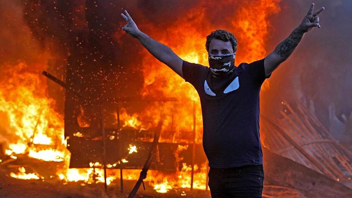 Irak\'ta hükümet karşıtı protestolarda bilanço ağırlaşıyor: En az 42 ölü, 2 bin 500 yaralı