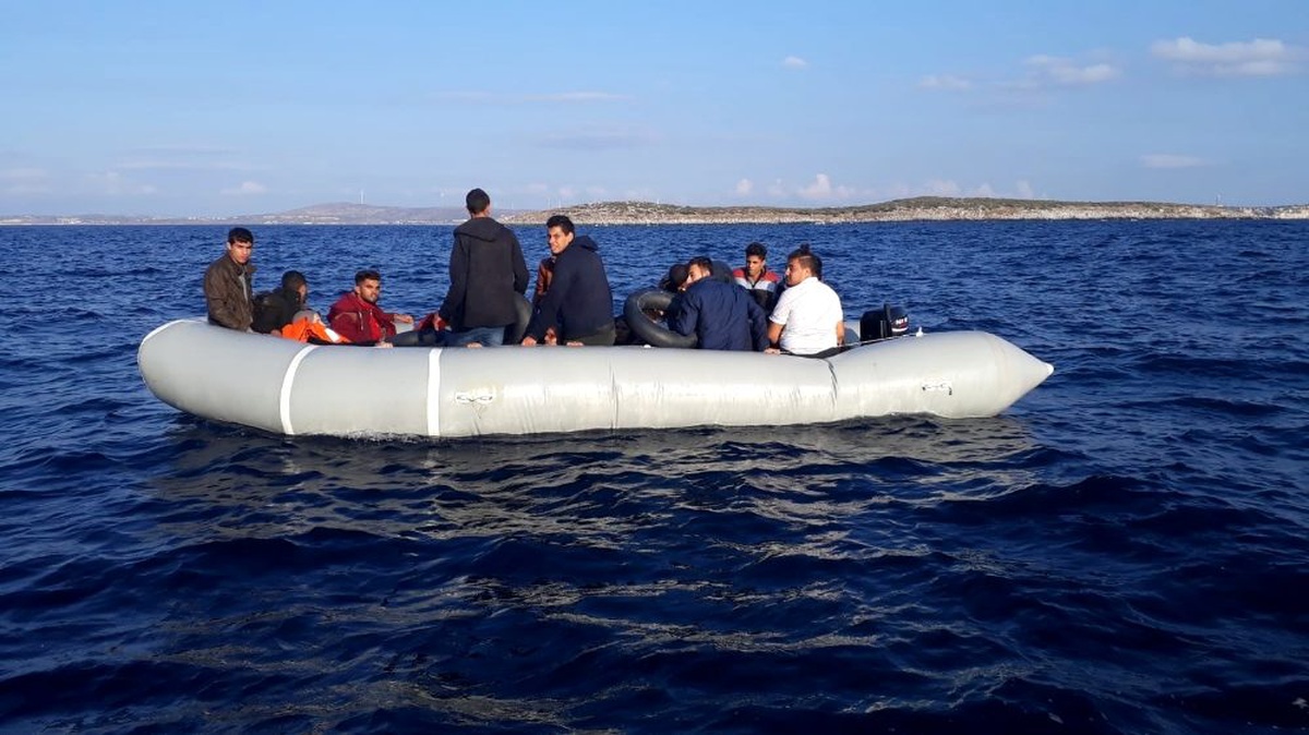 İzmir\'de 132 düzensiz göçmen yakalandı