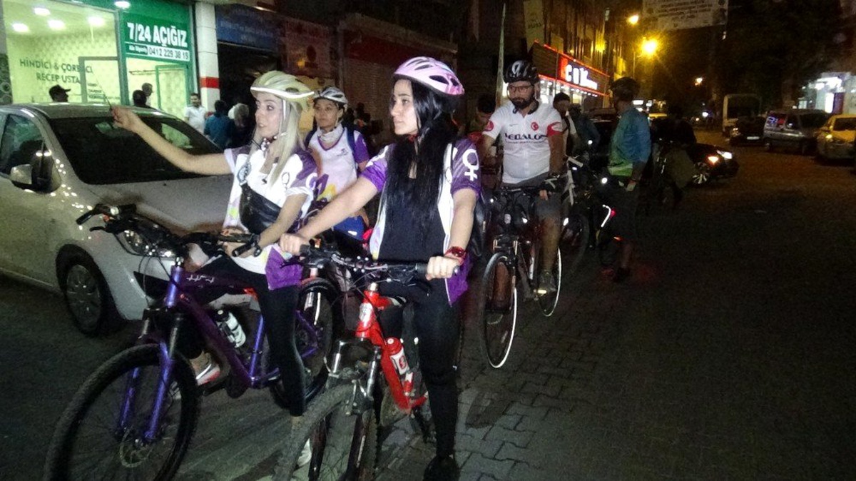 Kadınlar hayvanların korunması için pedal çevirdi