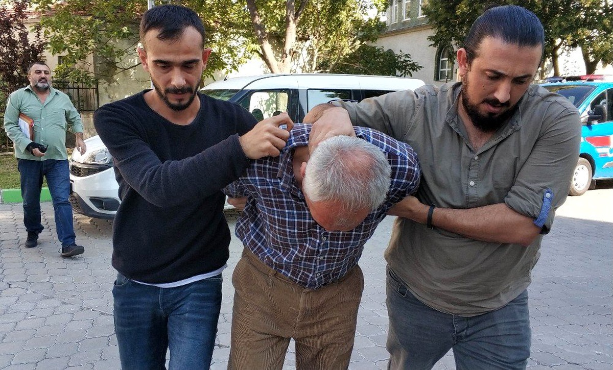 Kendisinden ayrılmak isteyen 3 çocuk annesi sevgilisini bıçakladı
