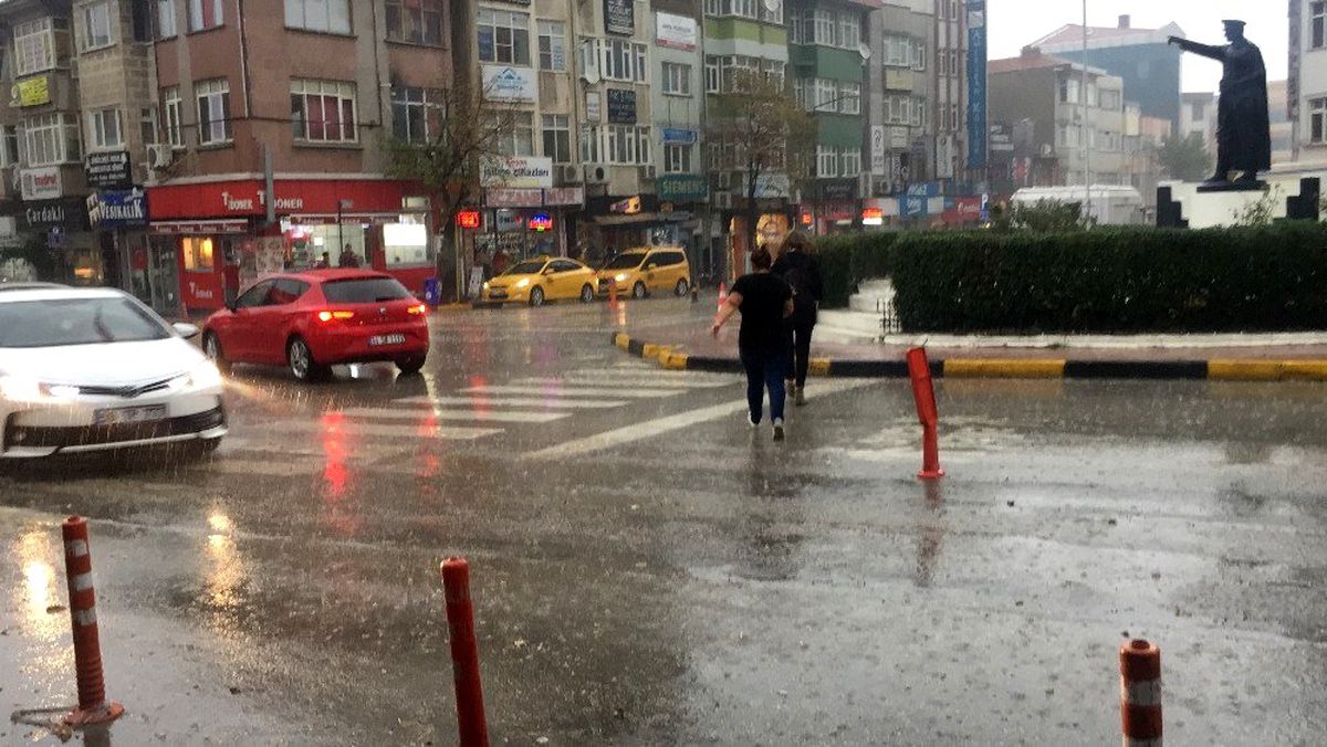 Keşan\'da şiddetli yağış etkili oldu