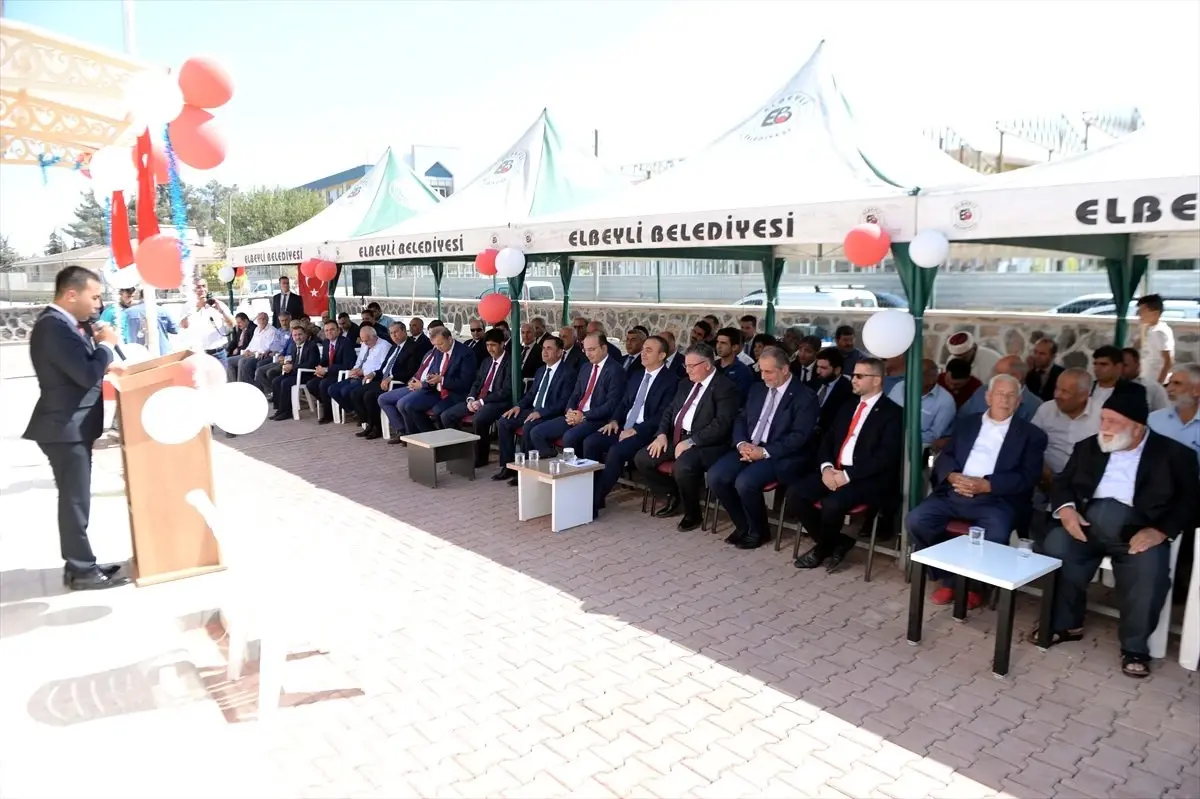 Kilis\'e hayırsever iş adamlarından Kur\'an kursu ve 112 Acil Sağlık İstasyonu