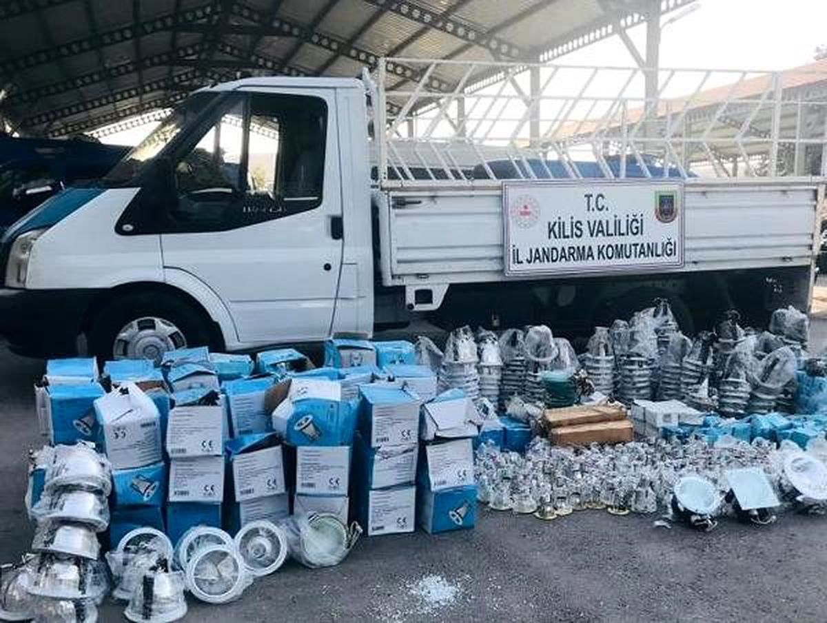 Kilis\'te kaçak elektrik malzemesi ele geçirildi