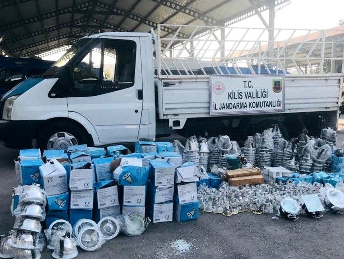 Kilis\'te kaçak elektrik malzemesi ele geçirildi