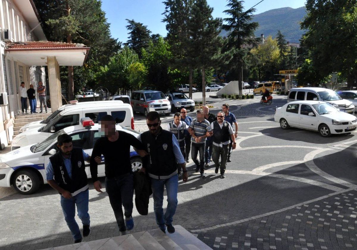 Konya\'daki silahlı bıçaklı kavganın 3 şüphelisi adliyede