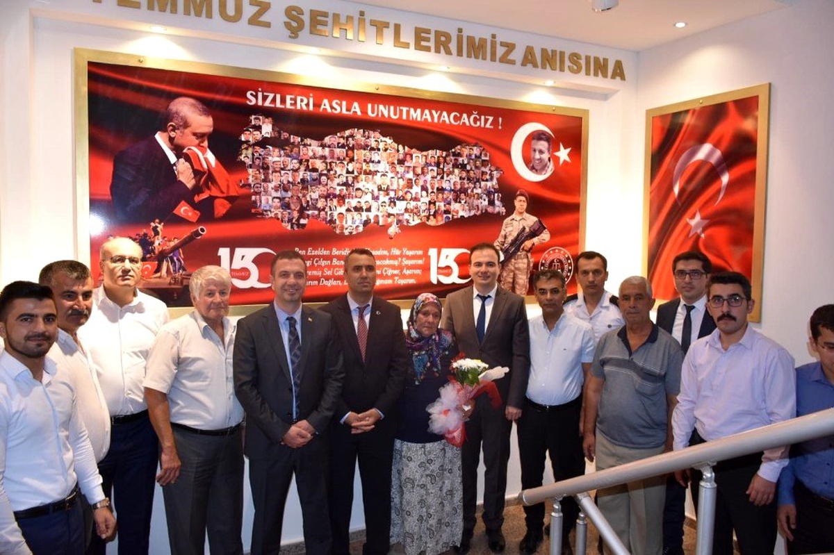 Kozan Adliyesi\'nde 15 Temmuz Şehitler Köşesi açıldı