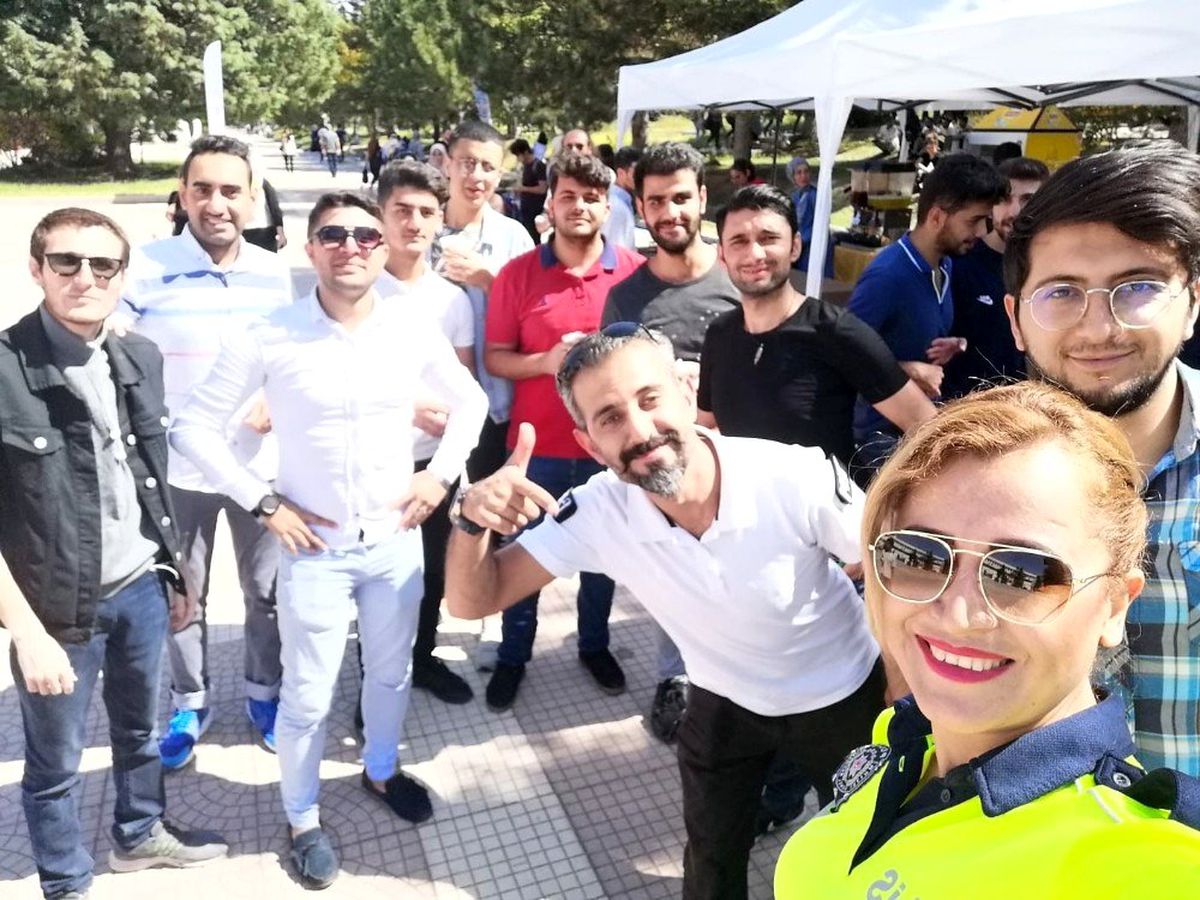 Malatya\'da polislerden, \'el ele güvenli geleceğe\' projesi