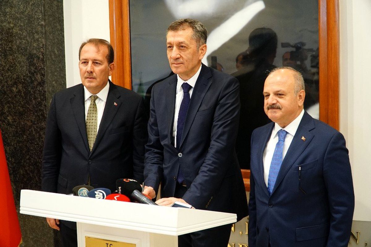 Milli Eğitim Bakanı Selçuk Eskişehir\'de
