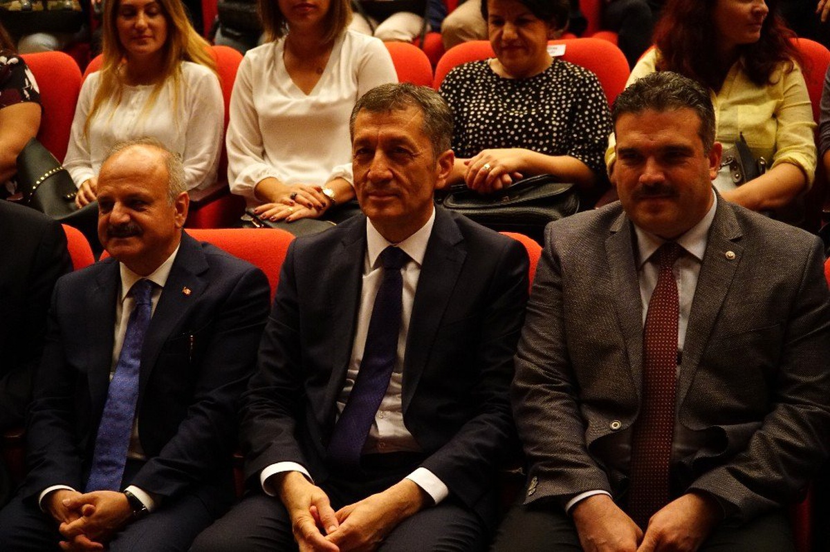 Milli Eğitim Bakanı Selçuk, Eskişehir\'den ayrıldı