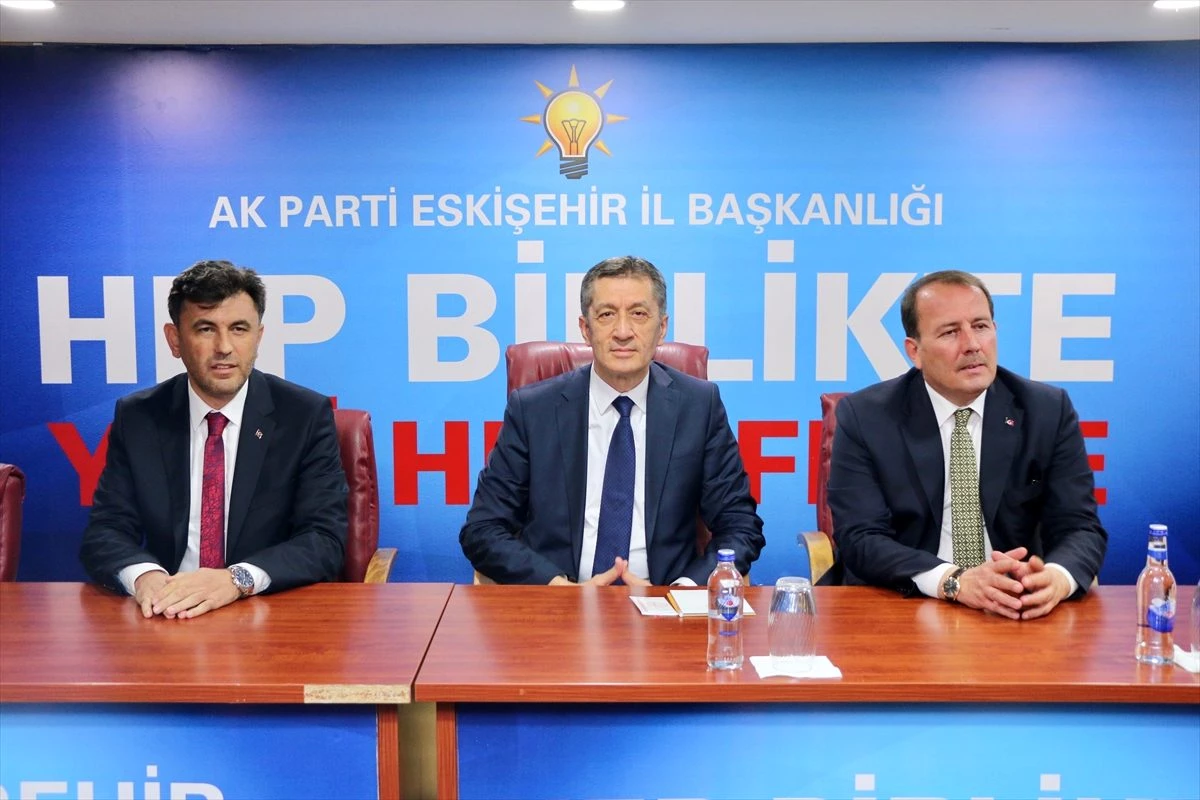 Milli Eğitim Bakanı Ziya Selçuk Eskişehir\'de