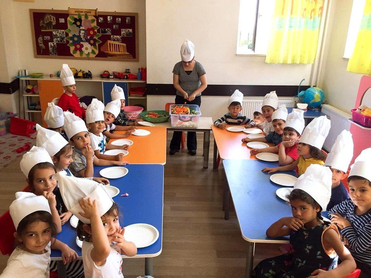 Minik şefler turşu yaptı