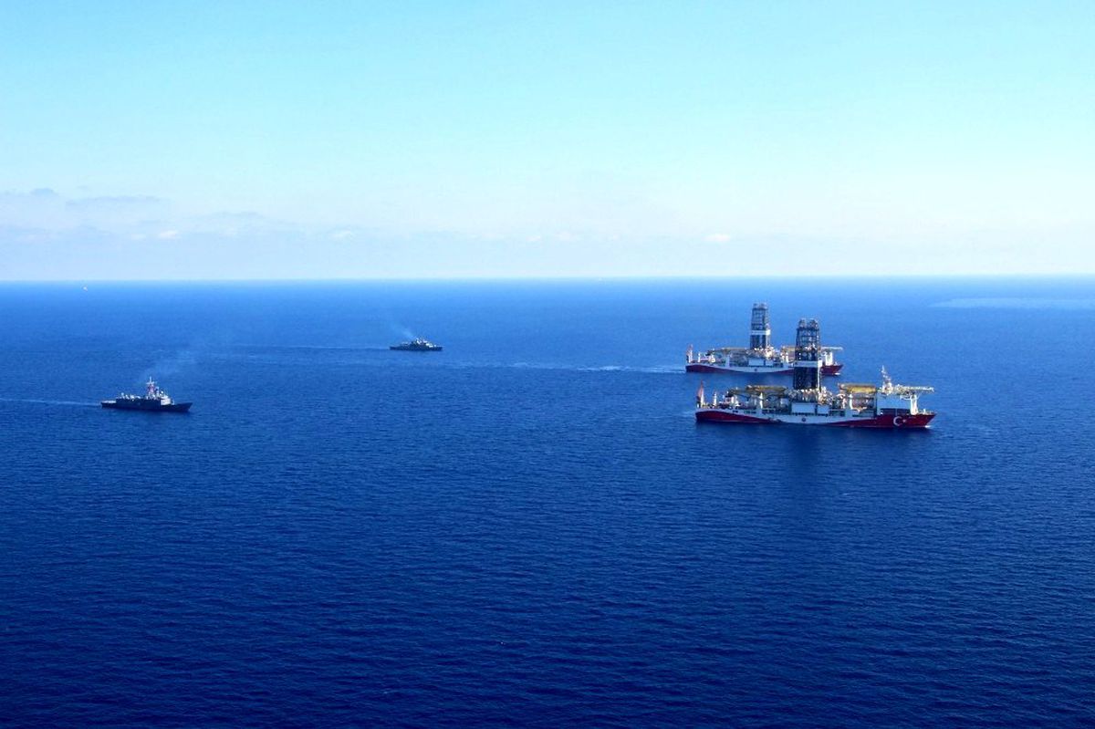 MSB: "Doğu Akdeniz\'de FATİH ve YAVUZ sondaj platformlarımıza, Deniz Kuvvetlerimize ait TCG ORUÇREİS...