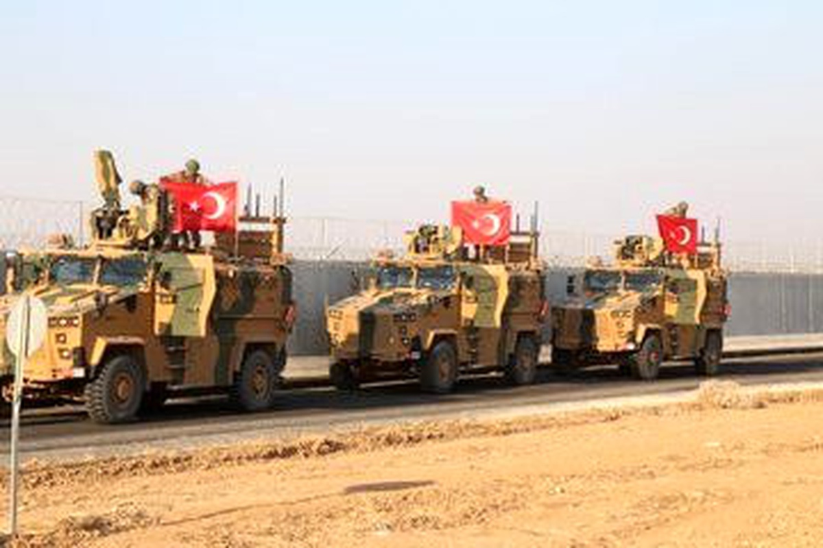 MSB: "Suriye\'de Fırat\'ın doğusunda Güvenli Bölge tesisi kapsamında üçüncü birleşik kara devriyesi...