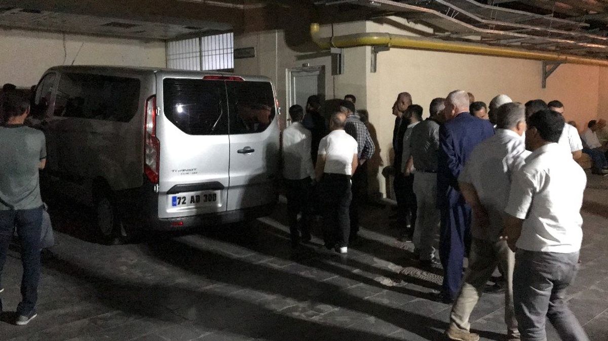 Öldürüp gömdüğü babasını sokak sokak aradı
