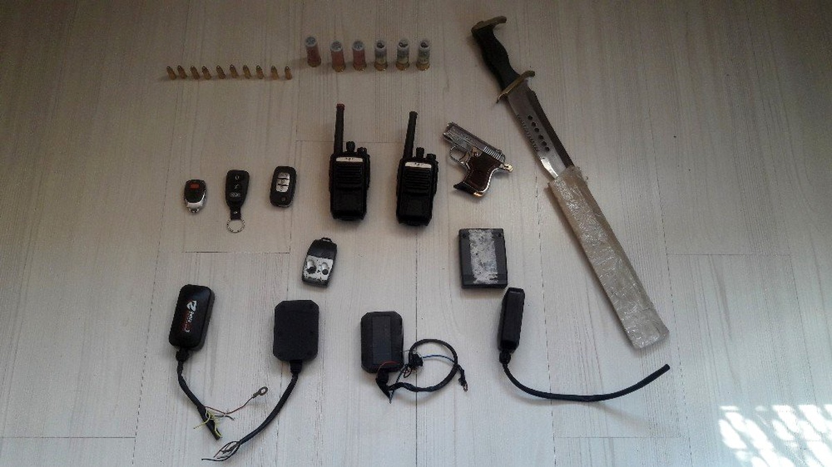 Otomobil hırsızlarının yeni yöntemi hayrete düşürdü, hırsızlık anları güvenlik kamerasında