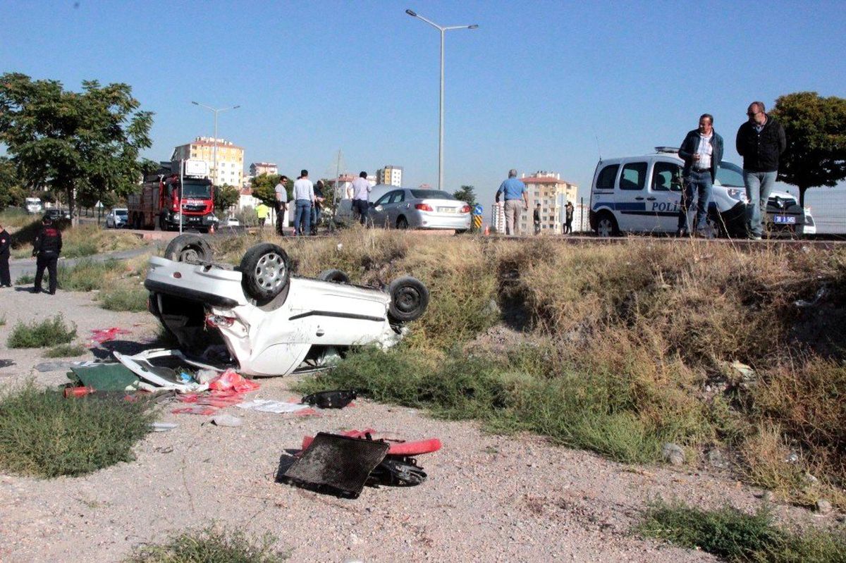 Otomobil şarampole yuvarlandı: 2 yaralı