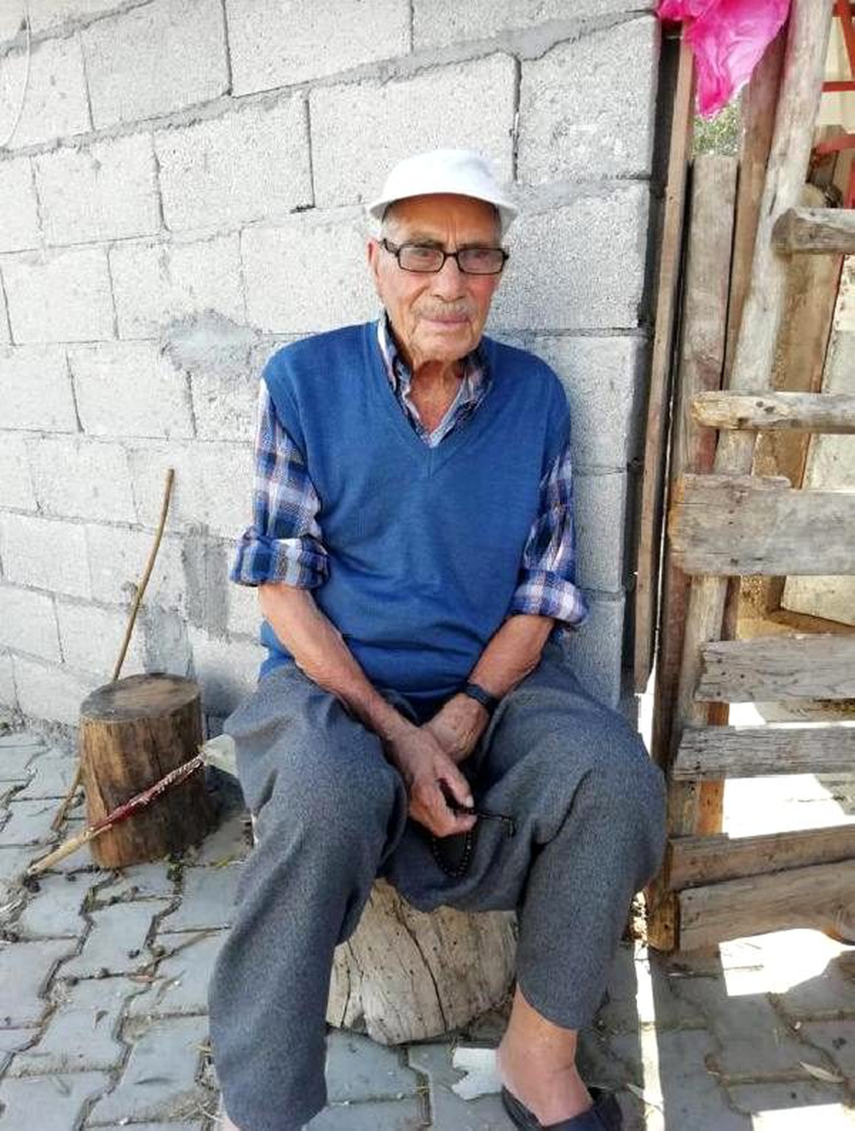 Otomobilin çarptığı yaşlı adam öldü