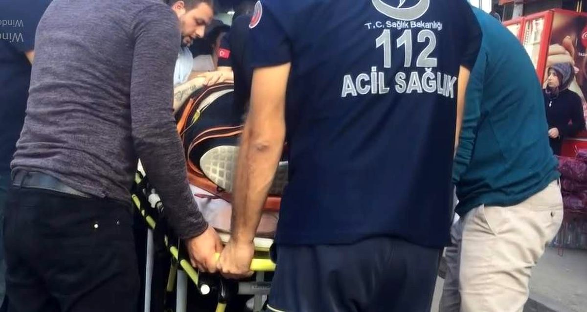(Özel) Vicdansız sürücü bebeğiyle bekleyen babaya böyle çarptı, kaçtı