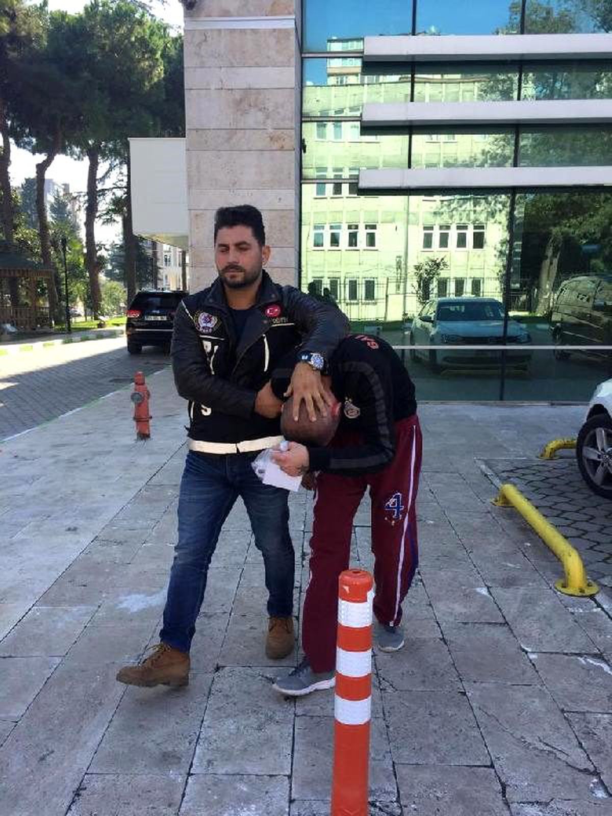 Silahlı saldırıda yaralandı, hakkındaki hapis cezası nedeniyle cezaevine gönderildi