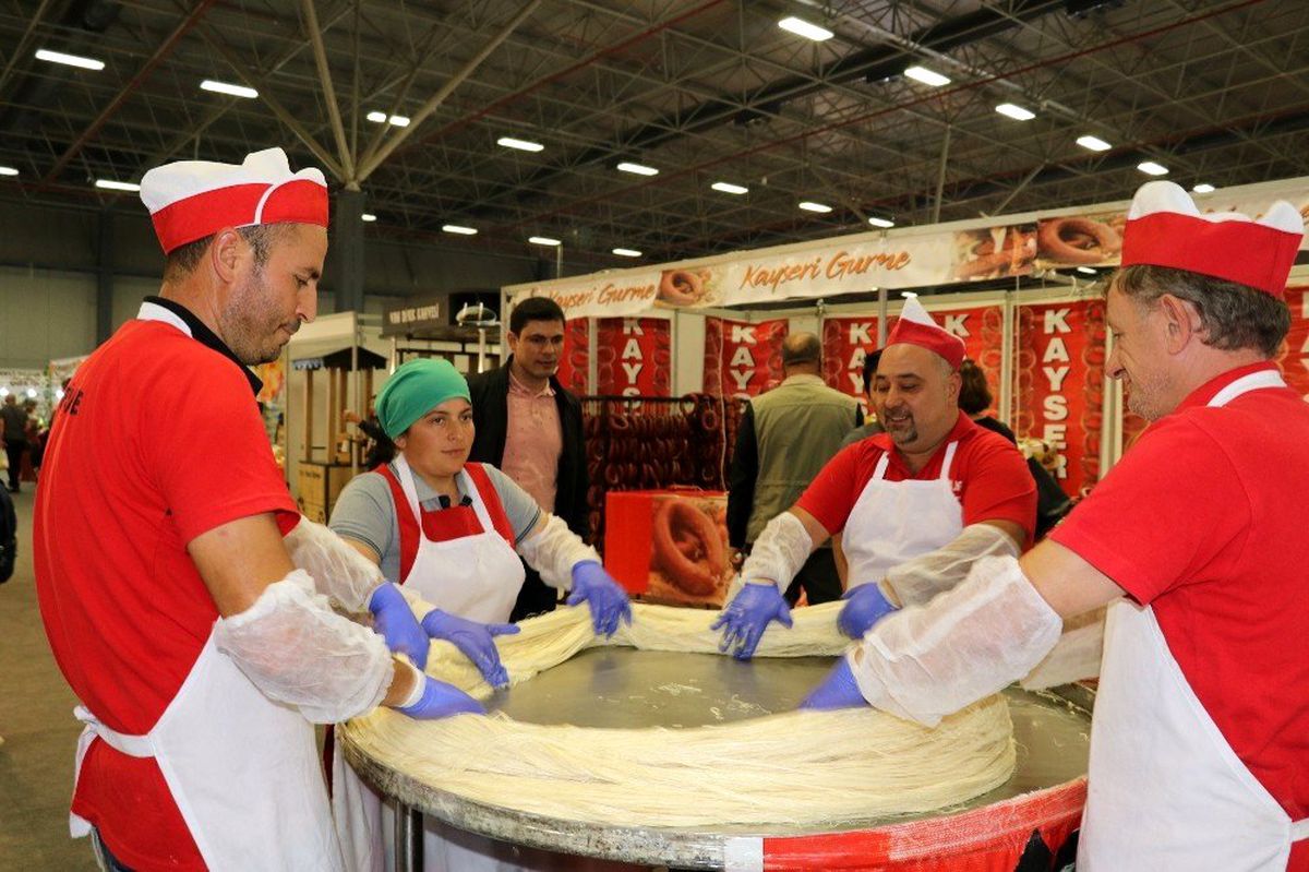 Van\'da \'2. Yöresel Ürünler ve Hediyelik Eşya Fuarı\' açıldı