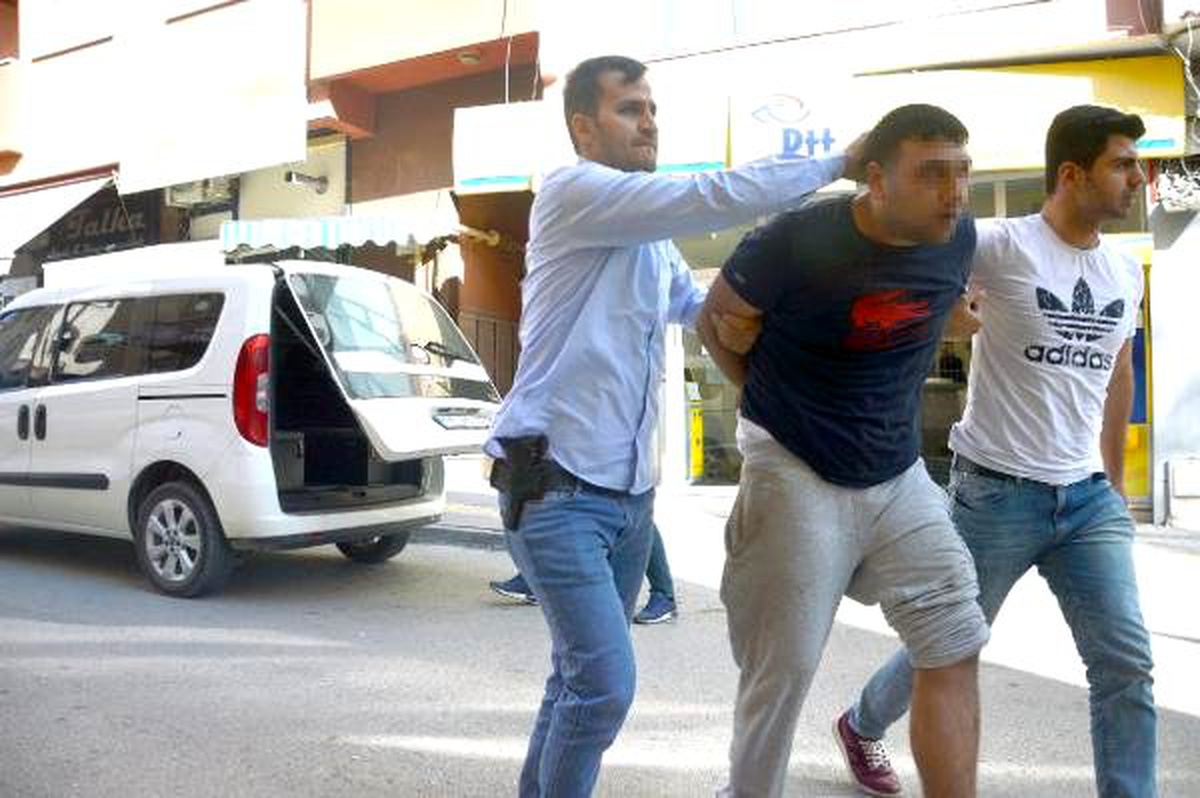 Yalova\'da polisten kaçtılar, bursa\'da kaza yapınca yakalandılar