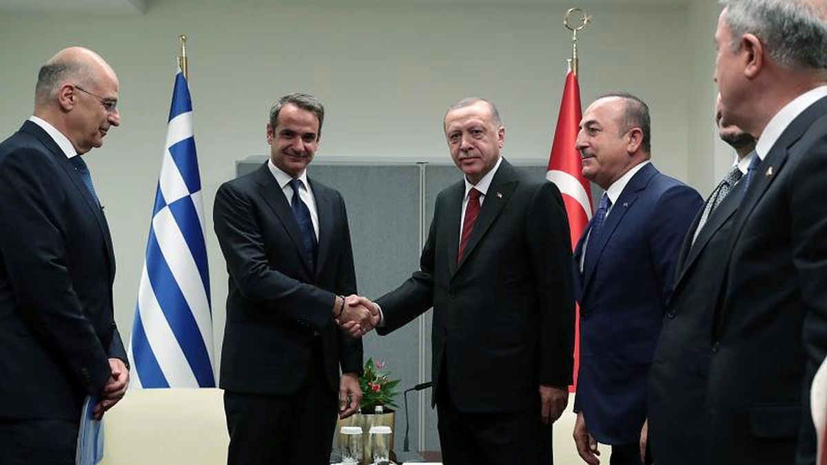 Yunanistan\'dan Ankara\'ya suçlama: Göçmen krizini kendi çıkarı için istismar ediyor görüntüsü veriyor