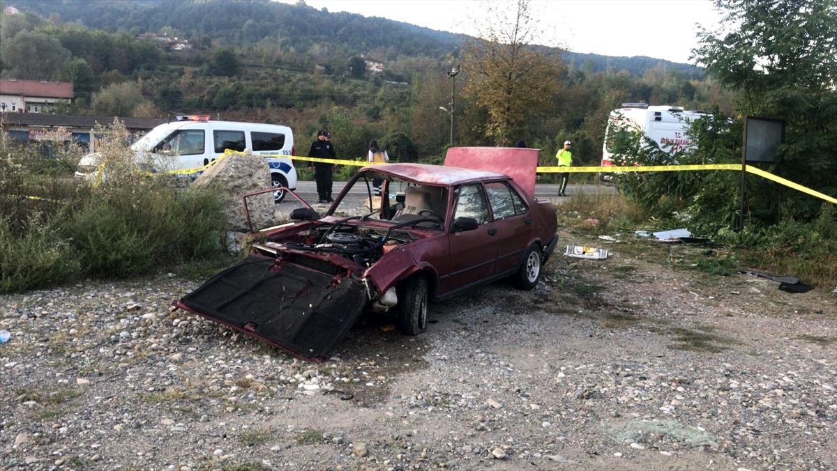 Zonguldak\'ta trafik kazası: 1 ölü, 1 yaralı