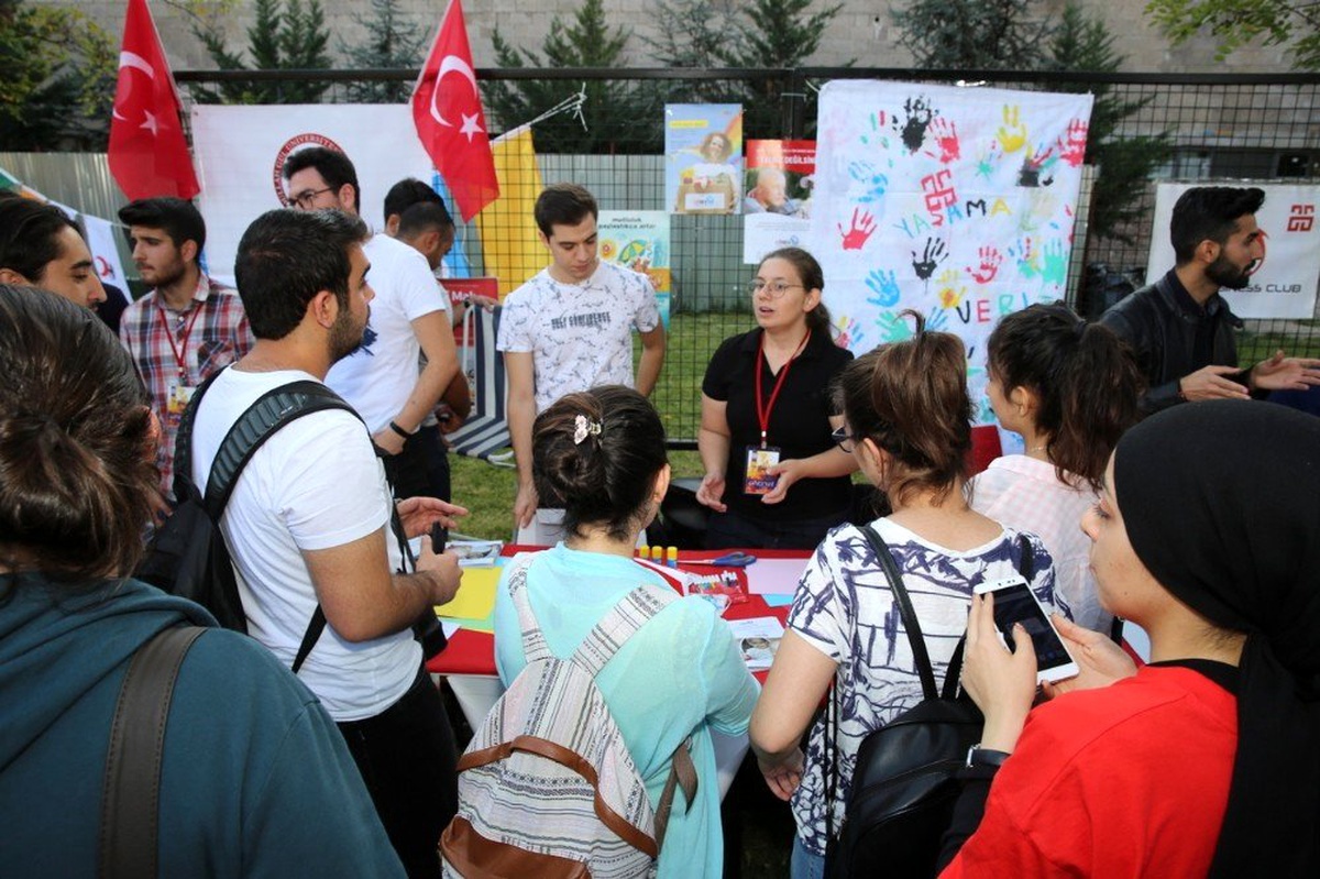 AGÜ\'de \'Güz Fest\' Festivali