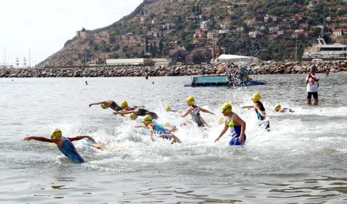 Alanya\'da triatlon heyecanı başladı