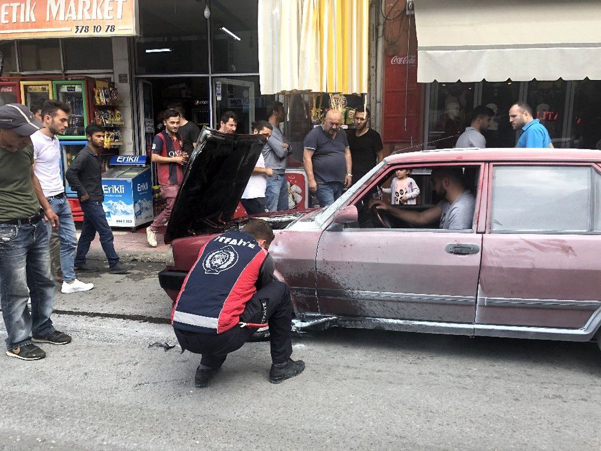 Alaplı\'da hareket halindeki otomobil alev aldı