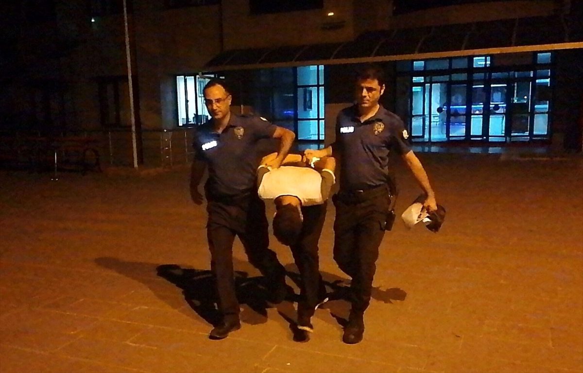 Antalya\'da bankadan hırsızlığa teşebbüs zanlısı tutuklandı
