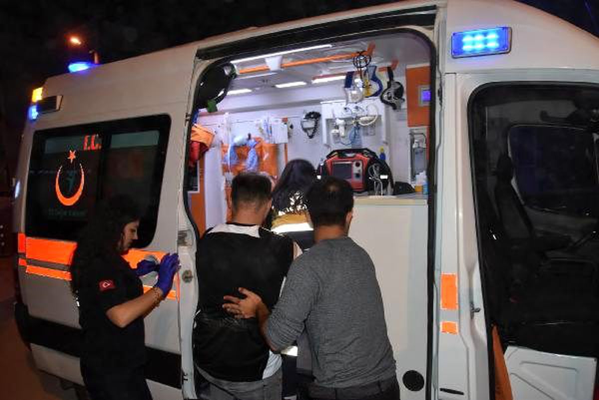 Arkadaşını işten çıkaran patron ve ustabaşını bıçakladı