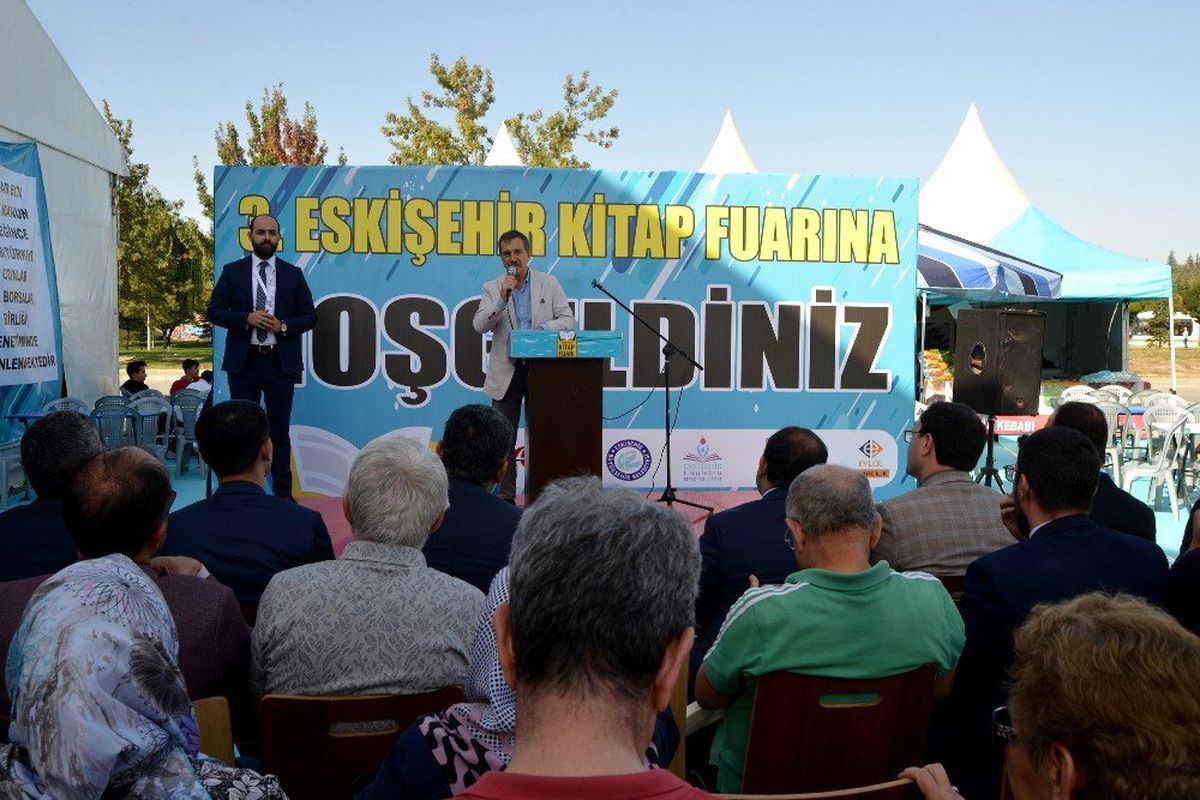 Başkan Ataç kitap fuarının açılışına katıldı