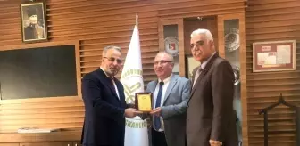 Diyanet İşleri Başkan Yardımcısı Dr. Burhan İşleyen'den anlamlı plaket