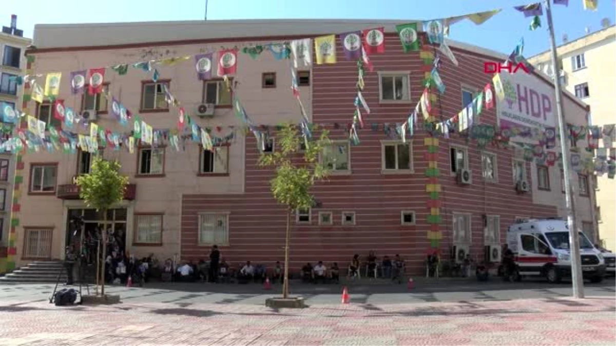 Diyarbakır hdp önündeki eylemde 33\'üncü gün; aile sayısı 52 oldu