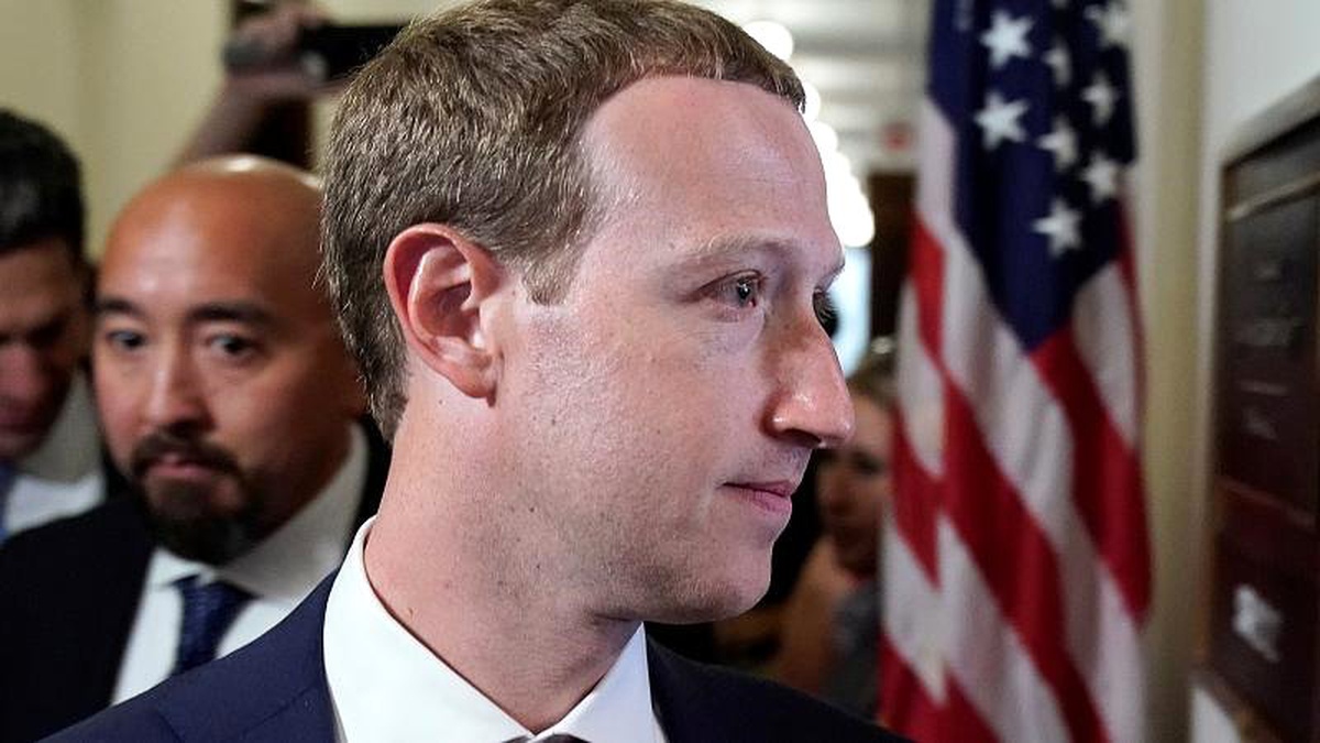 Facebook\'un CEO\'su Zuckerberg: Milyarderler o kadar paraya sahip olmayı hak etmiyor