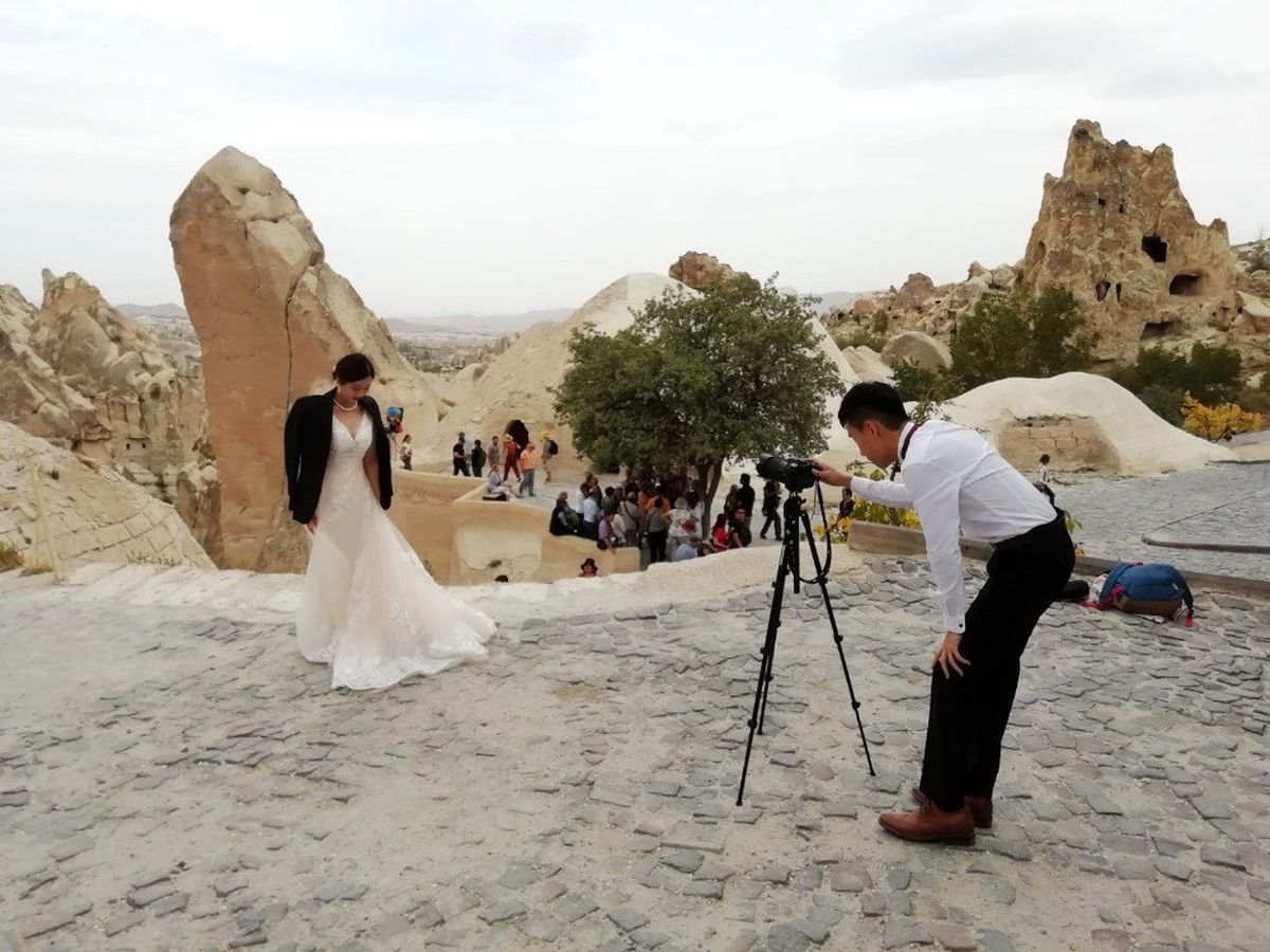 Fotoğrafçı bulamayan Hong Honglu çiftten ilginç çözüm