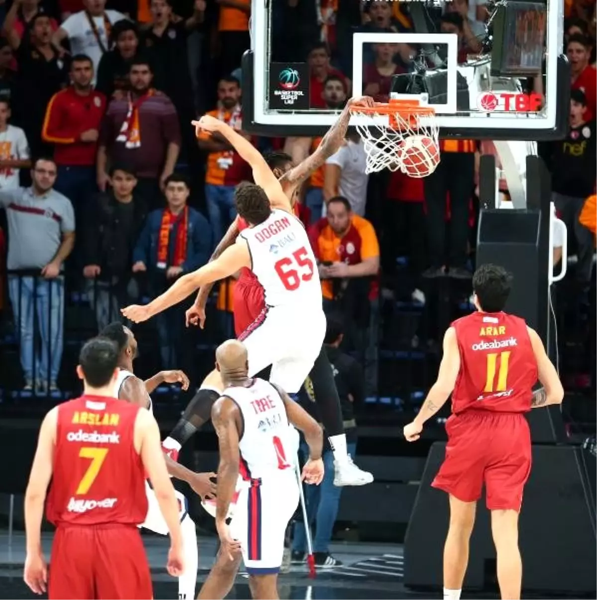 Galatasaray doğa sigorta - bahçeşehir koleji: 85-76